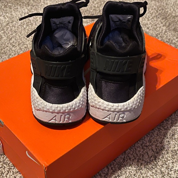 ‼️SOLD‼️ Nike Air Huarache Run - Picture 4 of 10